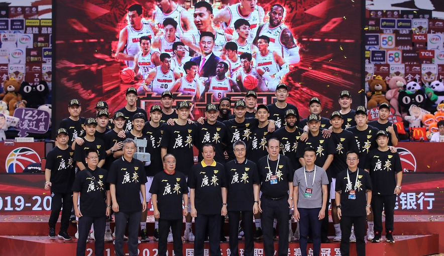 战术带领成功夺冠，实力顽强乘势猛攻的简单介绍