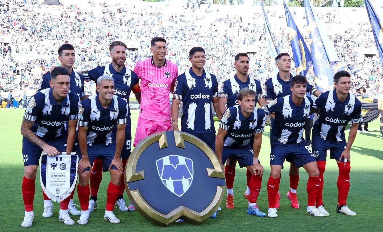 包含多特蒙德新援强势崛起,备战关键对决士气高昂的词条 包含多特蒙德新援强势崛起,备战关键对决士气高昂的词条