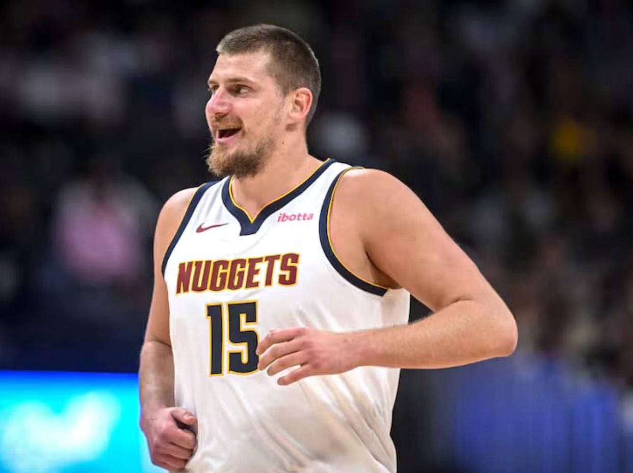 关于勇士球星连续两场砍下+，刷新个人记录的信息