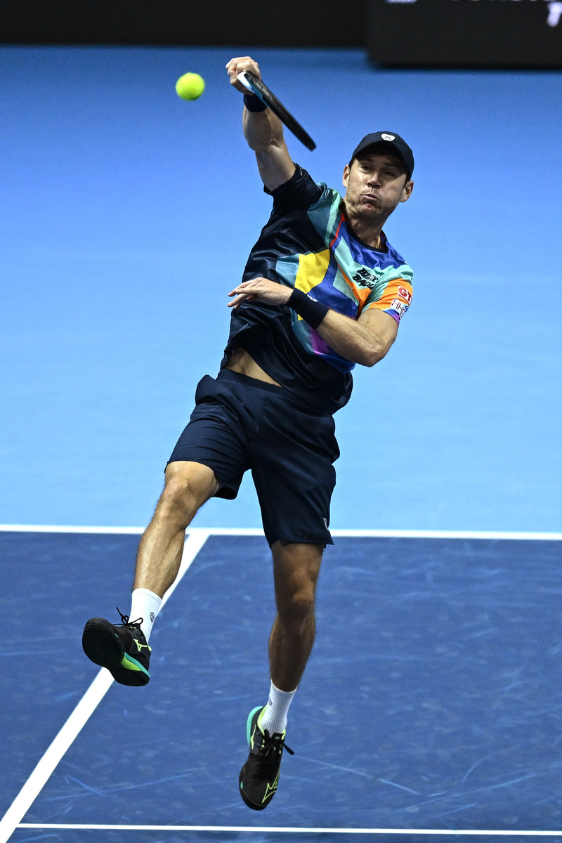 包含日本网球队绝杀世界网球队，费德勒统治全场的词条