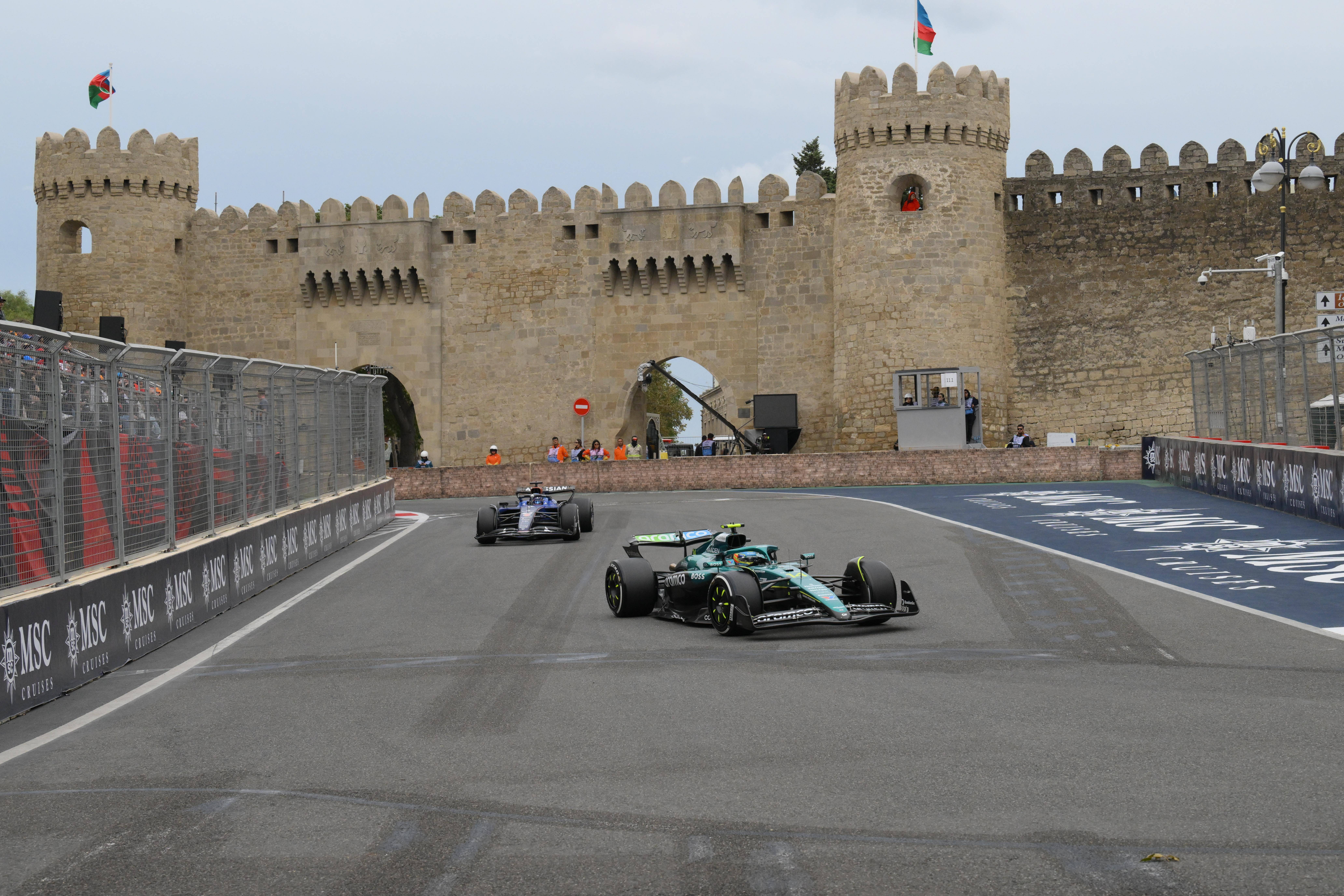 红牛车队险胜雷诺车队，阿隆索高光表现的简单介绍