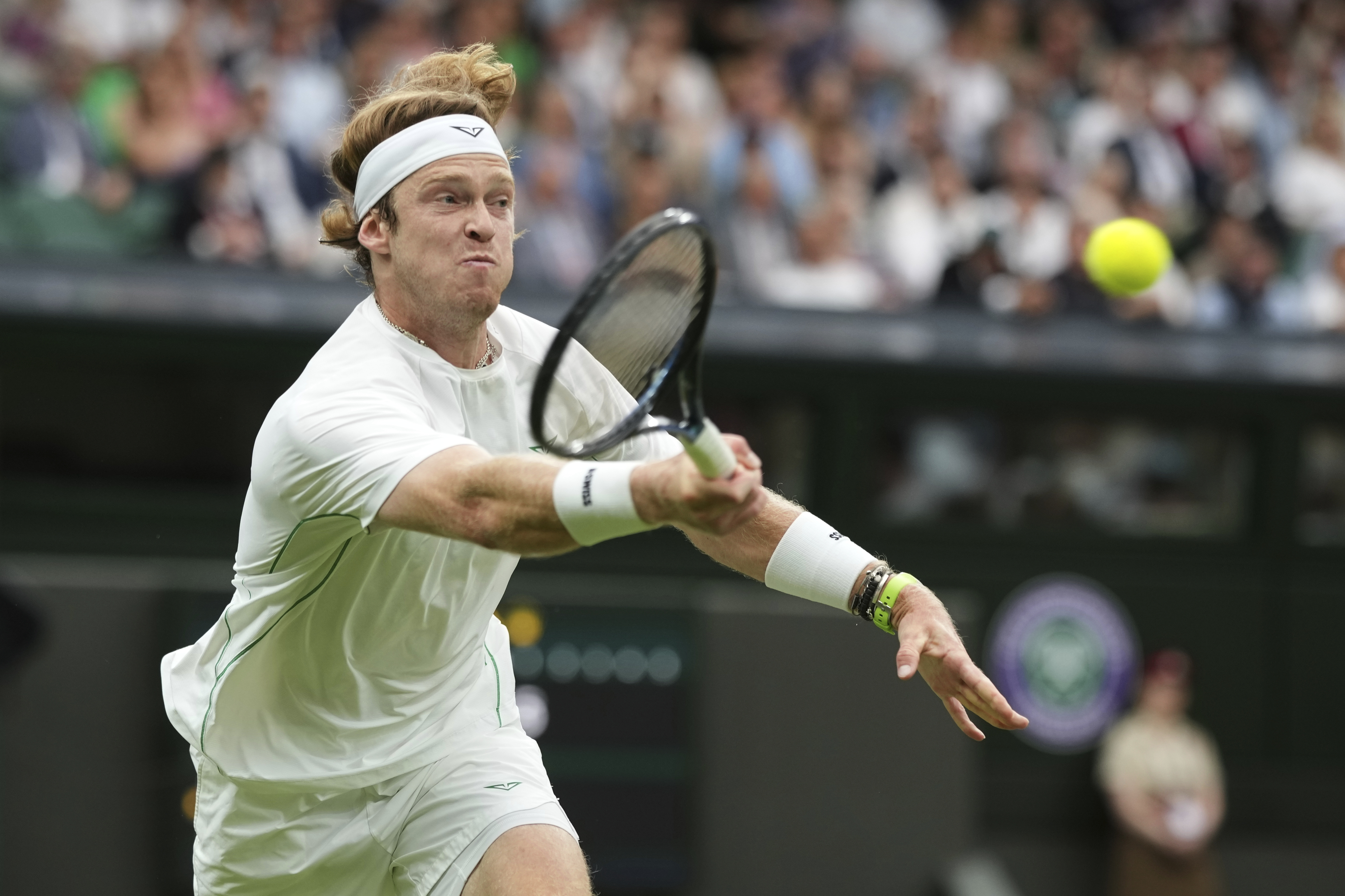 包含温网绝杀戴维斯杯，阿尔卡拉斯状态火热的词条