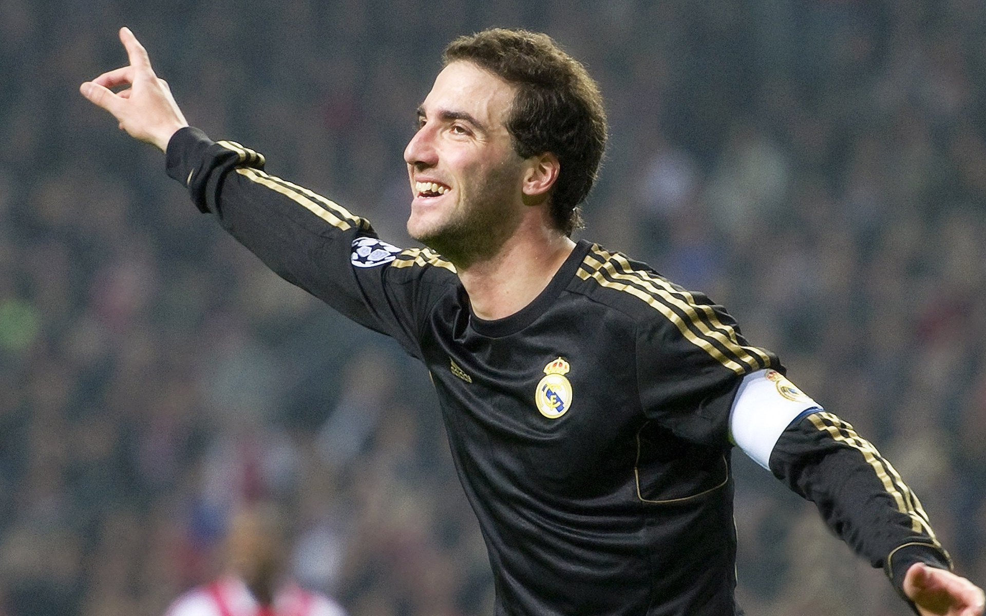 姆巴佩爆发之夜，比利亚雷亚尔上演惊天逆转，足球世界里的唯一性传奇