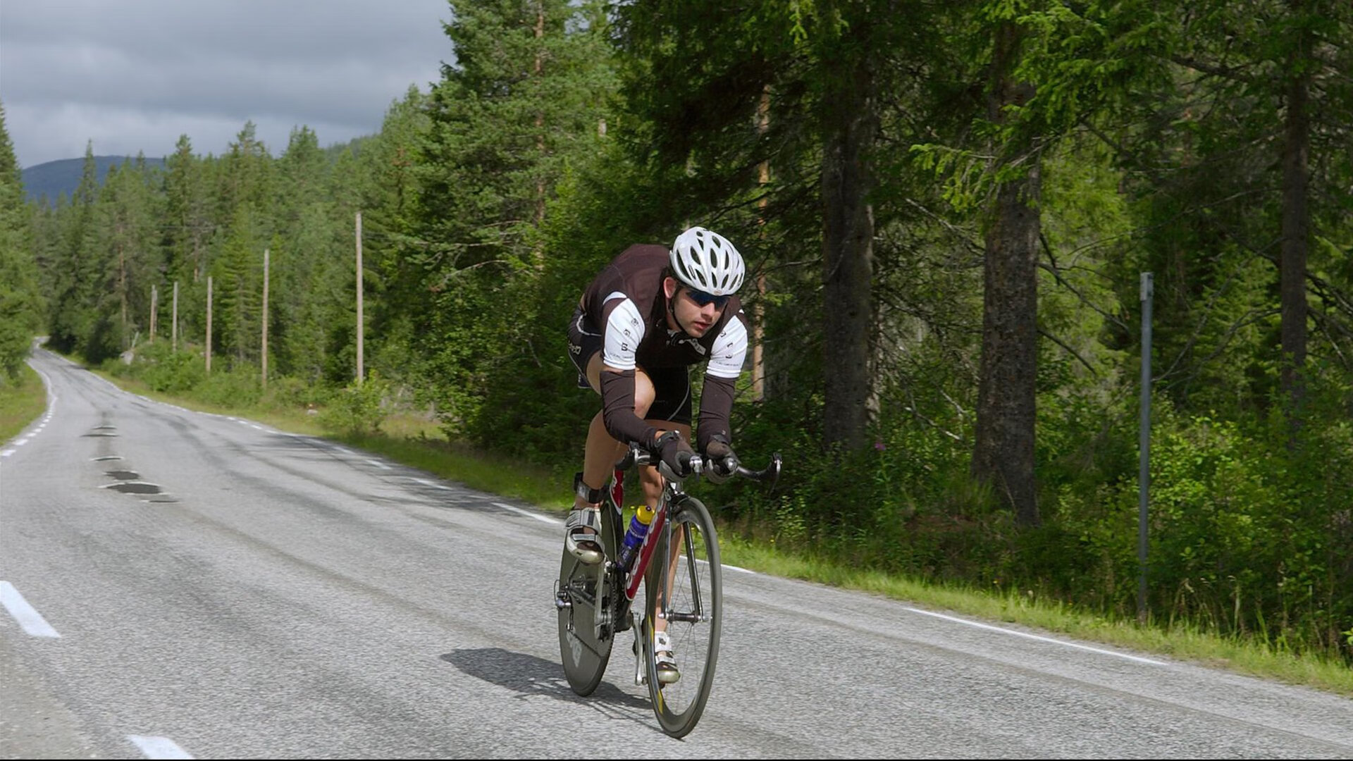 京多安中场魔术师觉醒，那不勒斯战术风暴席卷玻利维亚式足球