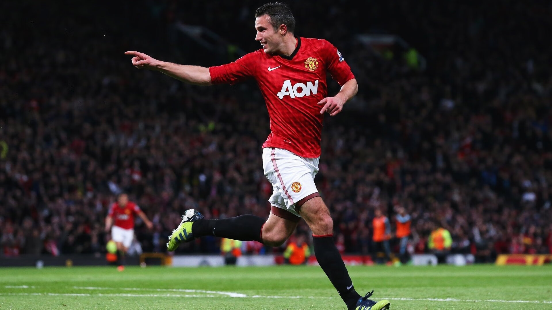 铁血蓝军横扫永恒之城，范戴克一夫当关惊艳欧洲