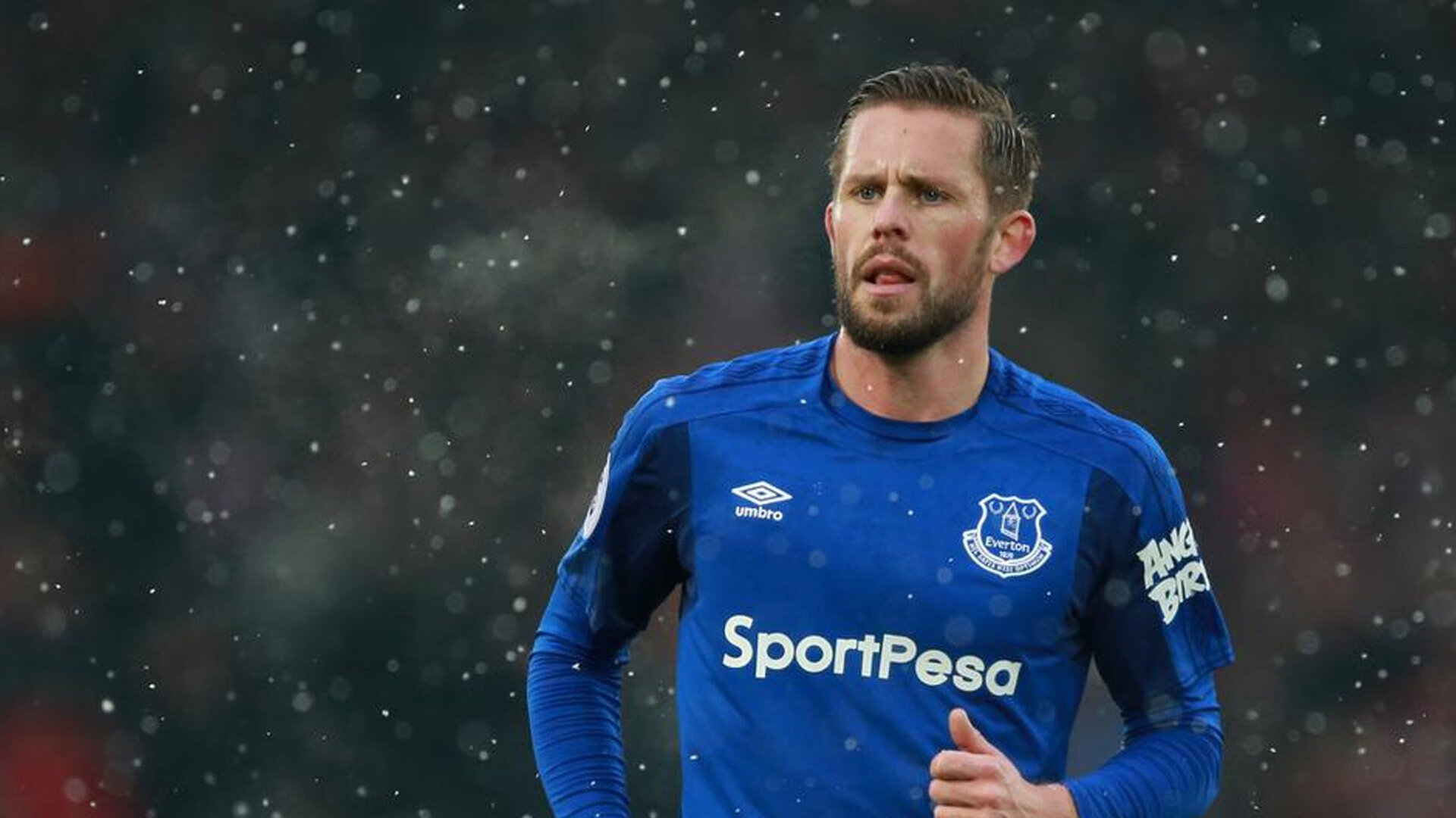 阿隆索点燃赛场，威廉姆斯绝杀阿斯顿马丁，一场改写F1格局的传奇之战